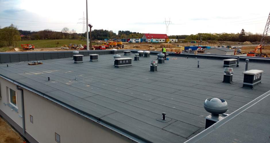 System Poziomych Lin Asekuracyjnych Na Dachu Stacji Elektroenergetycznej W Zydowie