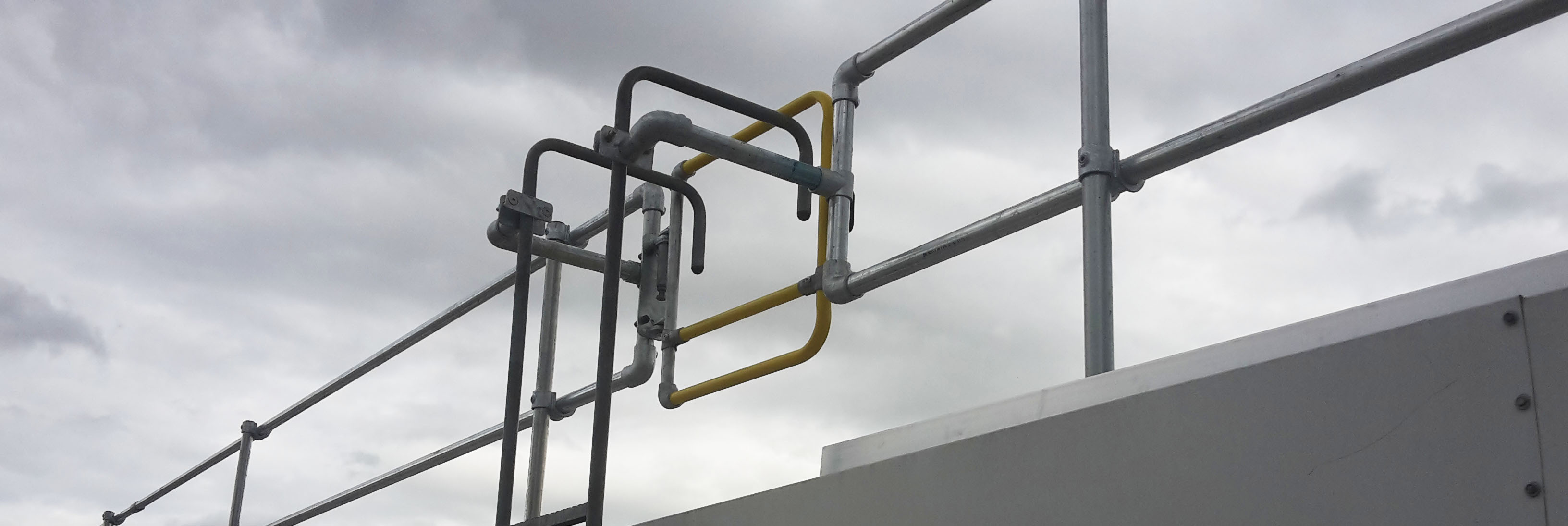 Kee Gate Self Cosing Safety Gate